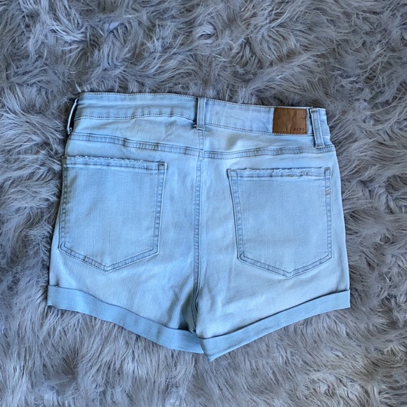 Aero Mom Shorts - Picture 2 of 6